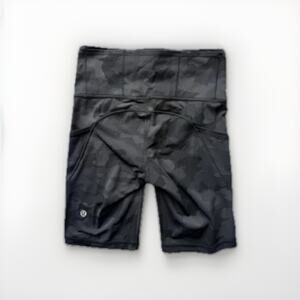 Lululemon Wunder Train Shorts Black Camo Size 4 High Rise Everlux Compression